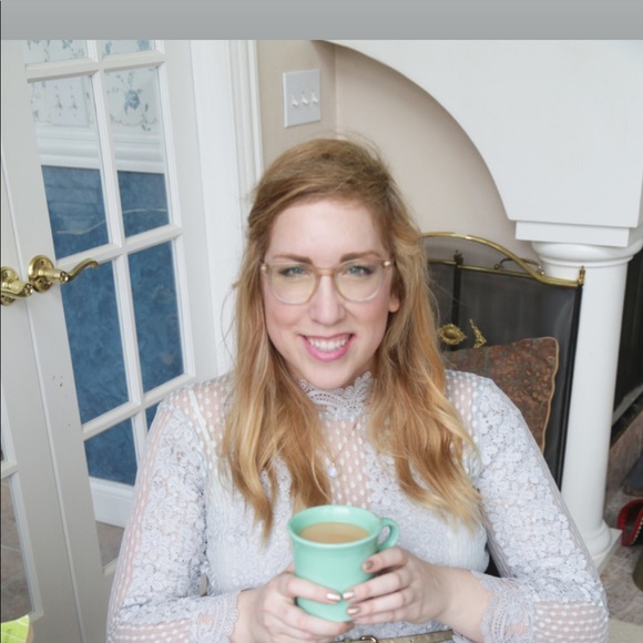 Meet your Posher, Laura - Picture 3 of 5